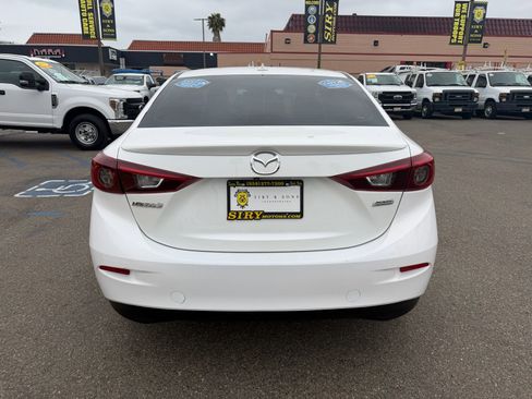 Used 2018 MAZDA MAZDA3 Grand Touring FWD image 4