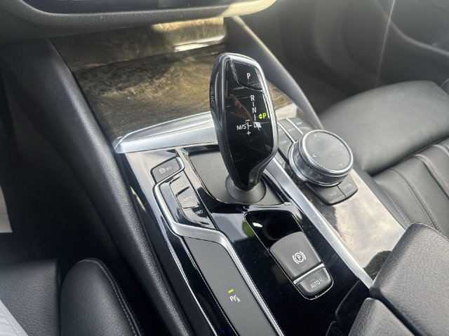 Used 2019 BMW 530i xDrive w/ Convenience Package AWD/4WD image 16