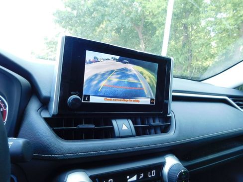 Used 2023 Toyota RAV4 XLE w/ Convenience Package FWD image 11