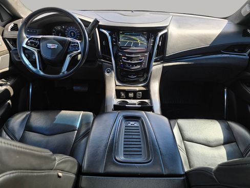 Used 2018 Cadillac Escalade ESV Platinum AWD/4WD image 2
