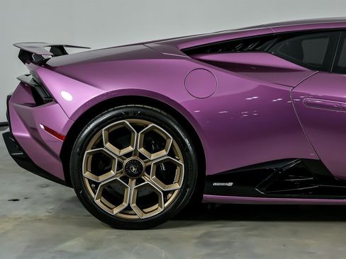 Used 2023 Lamborghini Huracan Tecnica RWD image 16