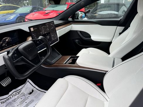 Used 2021 Tesla Model S Plaid image 9