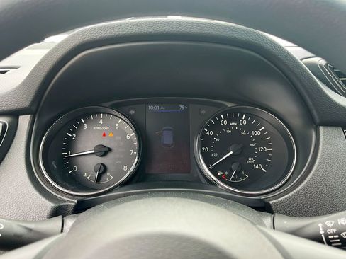 Used 2020 Nissan Rogue Sport S image 12