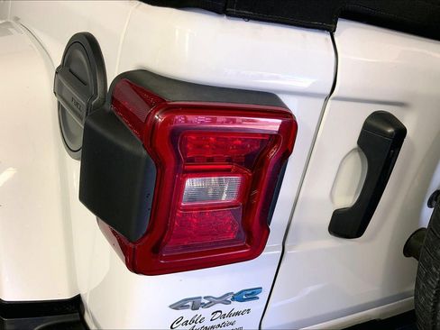 Used 2024 Jeep Wrangler Unlimited Sahara AWD/4WD image 27