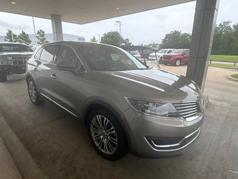 Used 2016 Lincoln MKX Reserve w/ Technology Package AWD/4WD image 4