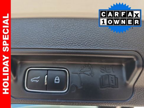 Used 2023 Ford Explorer Limited image 14