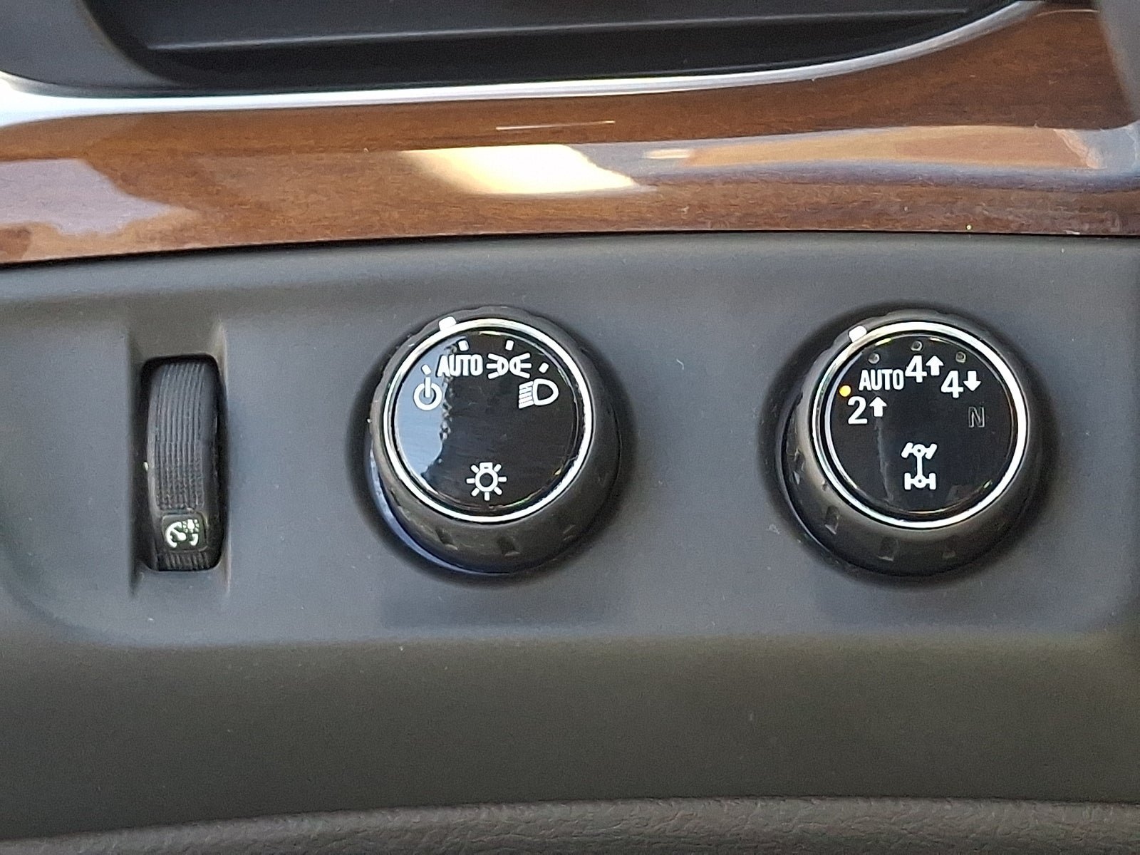 Used 2020 Cadillac Escalade Luxury AWD/4WD image 26