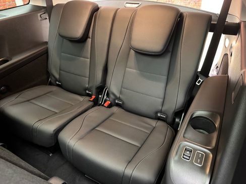New 2026 Mercedes-Benz GLS 450 4MATIC image 27