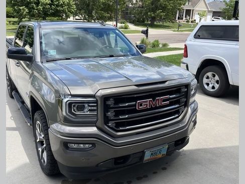 Used 2017 GMC Sierra 1500 SLT AWD/4WD image 1