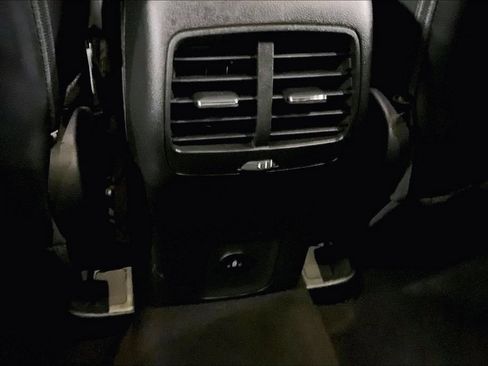 Certified 2025 Ford Escape ST-Line AWD/4WD image 33