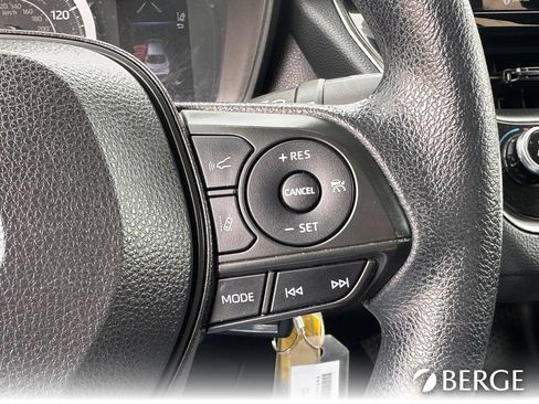 Used 2022 Toyota Corolla LE FWD image 34