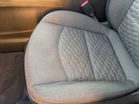 Used 2018 Chevrolet Equinox LT image 17