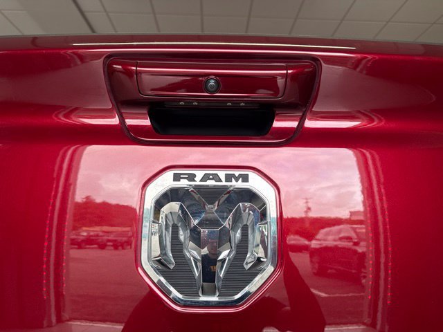 Used 2024 RAM 1500 Laramie AWD/4WD image 17