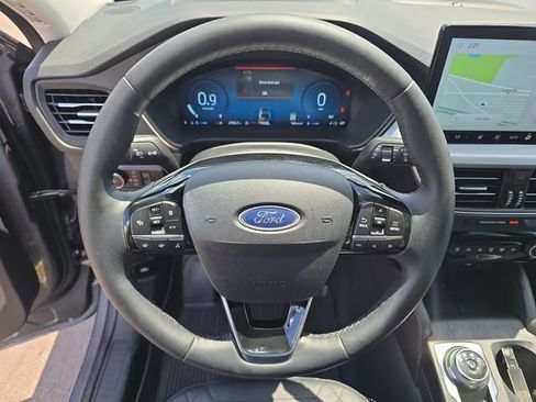 Certified 2024 Ford Escape Platinum w/ Premium Technology Package AWD/4WD image 17