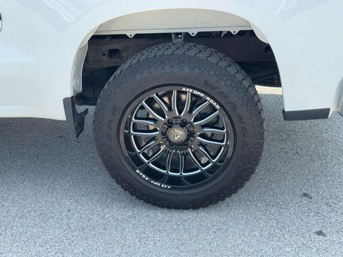 Used 2023 Chevrolet Silverado 1500 LT AWD/4WD image 7