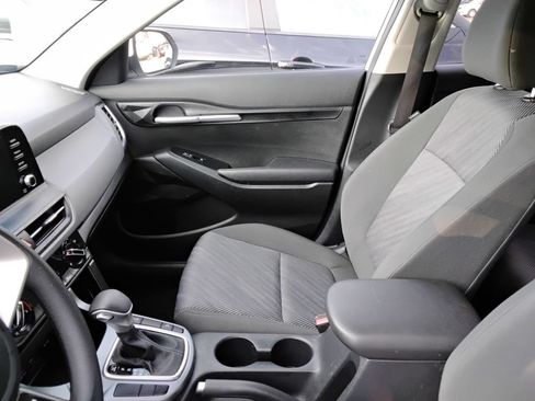Used 2024 Kia Seltos LX AWD/4WD image 8