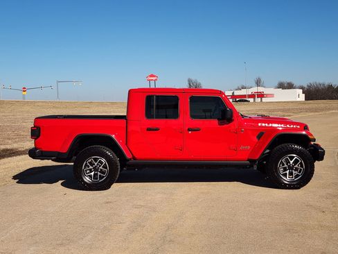 Used 2025 Jeep Gladiator Rubicon image 7