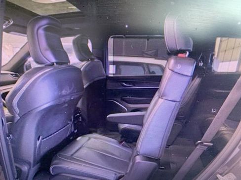 Used 2023 Jeep Grand Cherokee L Overland w/ Luxury Tech Group IV image 4