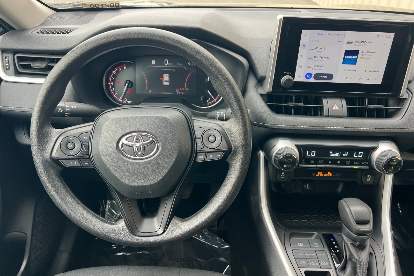 Used 2025 Toyota RAV4 XLE AWD/4WD image 16