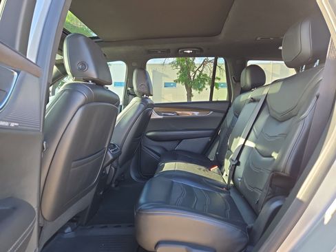 Used 2020 Cadillac XT6 Premium Luxury w/ Platinum Package FWD image 13