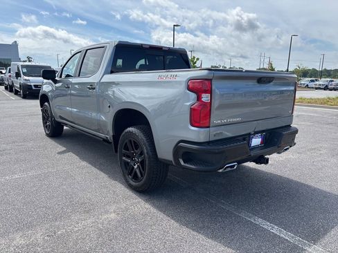 Used 2025 Chevrolet Silverado 1500 LT Trail Boss w/ Convenience Package II AWD/4WD image 20