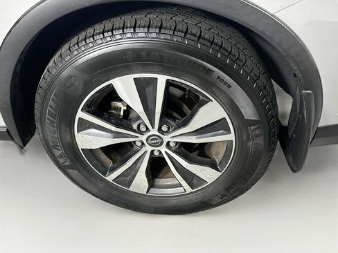 Used 2024 Nissan Murano SV image 11