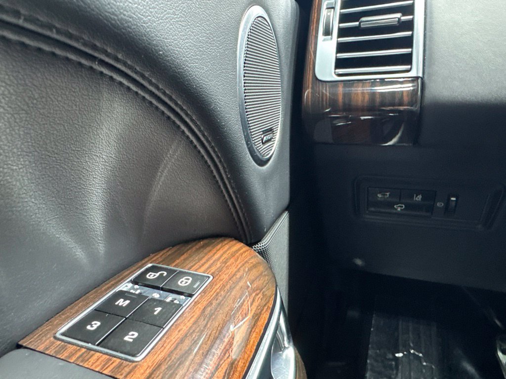Used 2015 Land Rover Range Rover Supercharged AWD/4WD image 8