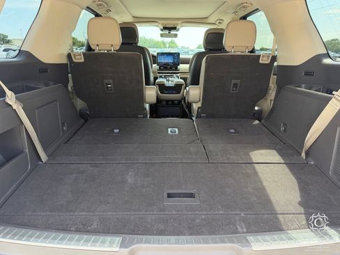 Used 2022 Lincoln Navigator 2WD image 26