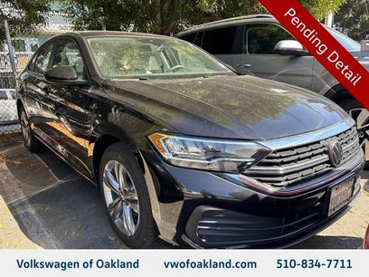 Used 2024 Volkswagen Jetta SE w/ Panoramic Sunroof Package