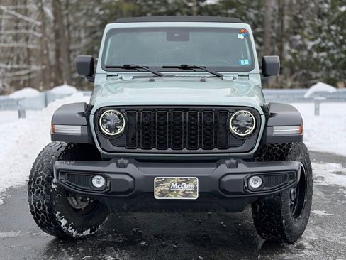 Used 2024 Jeep Wrangler Willys image 2