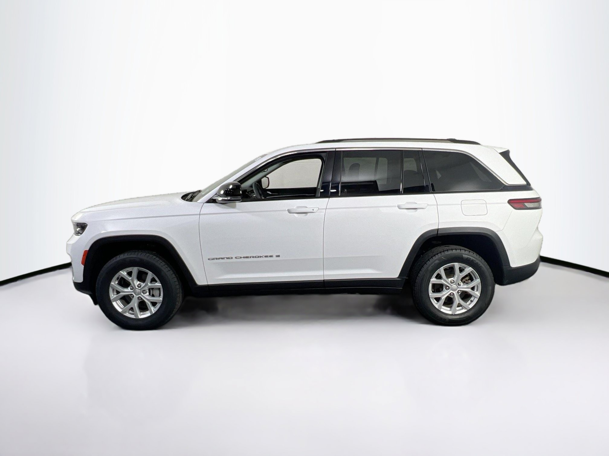 Used 2023 Jeep Grand Cherokee Limited AWD/4WD image 8