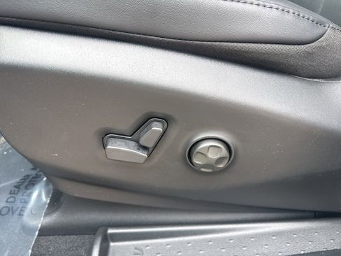 New 2026 Chrysler Voyager LX image 8