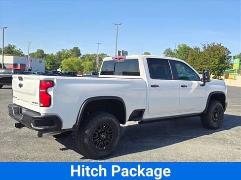 New 2026 Chevrolet Silverado 2500 ZR2 AWD/4WD image 6