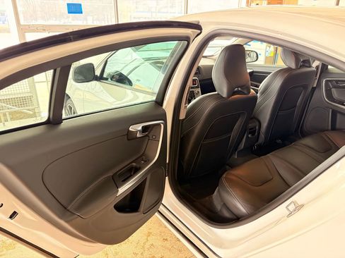 Used 2017 Volvo S60 T5 Dynamic w/ Vision Package image 13