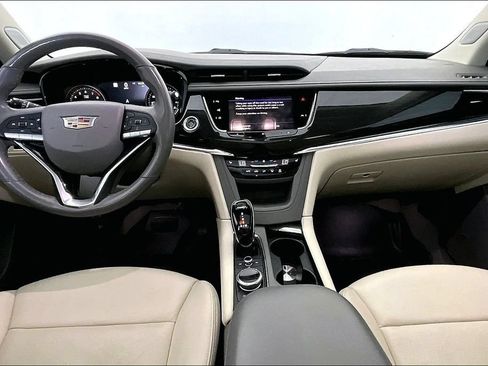 Used 2020 Cadillac XT6 Premium Luxury FWD image 18