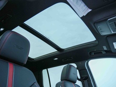 Used 2026 Chevrolet Traverse RS image 19