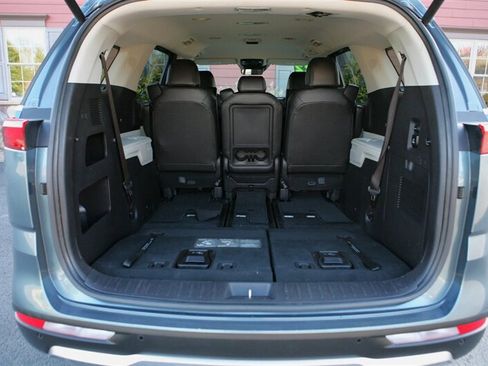 Used 2022 Kia Carnival SX image 19