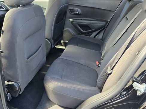 Used 2019 Chevrolet Trax LS image 12