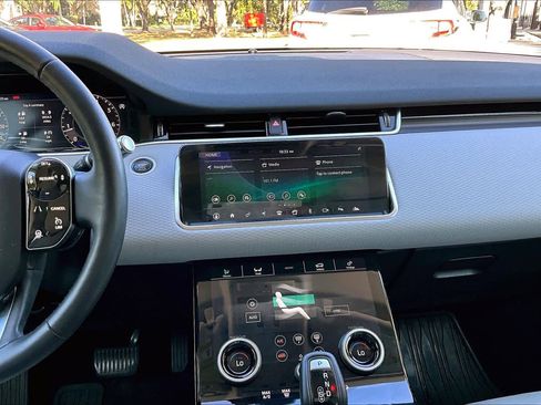 Used 2020 Land Rover Range Rover Evoque S image 6