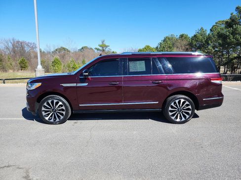 Used 2023 Lincoln Navigator L Reserve image 2
