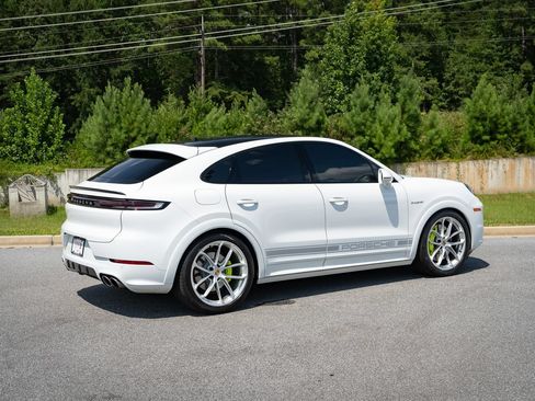 Used 2024 Porsche Cayenne S AWD/4WD image 21