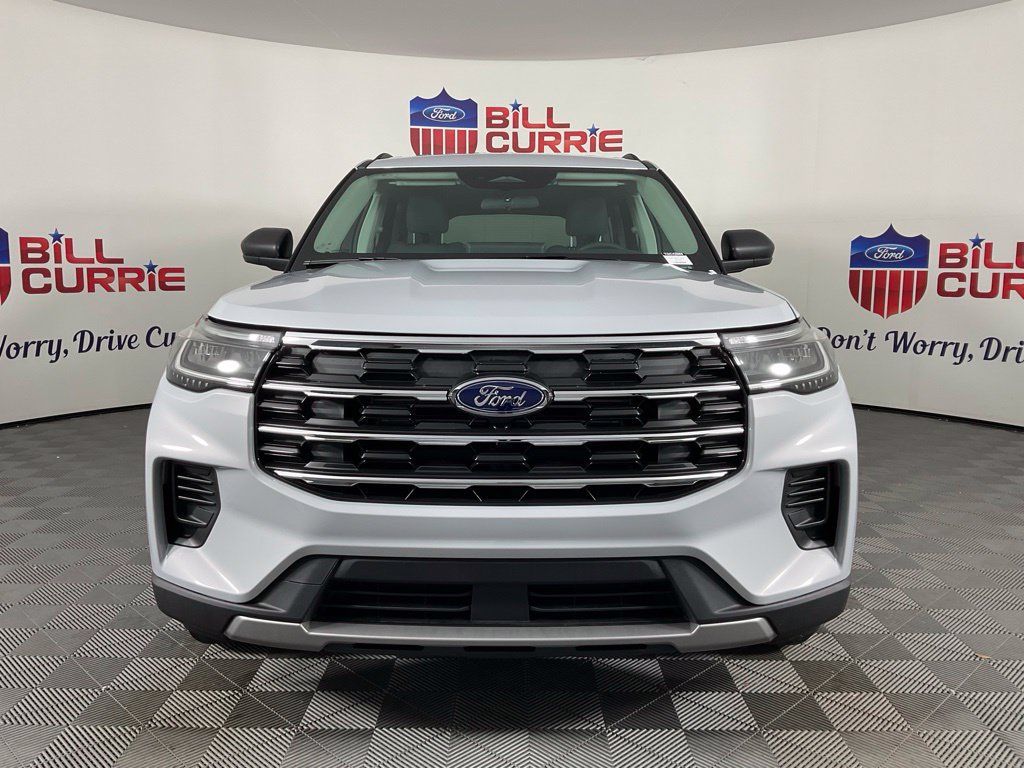 New 2026 Ford Explorer Active RWD image 8