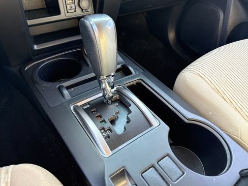 Used 2019 Toyota 4Runner SR5 AWD/4WD image 32