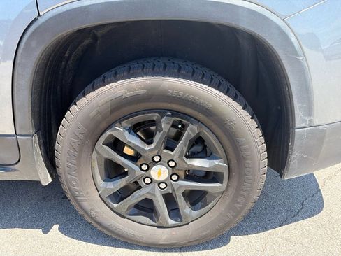 Used 2021 Chevrolet Traverse LT FWD image 4