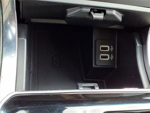 Used 2019 Ford Edge Titanium w/ Equipment Group 301A image 17