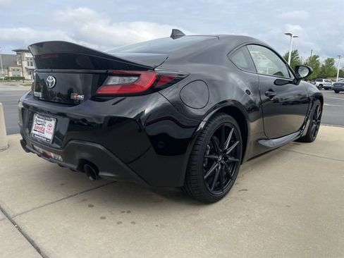 Used 2025 Toyota GR86 Premium w/ ALL Weather Mat Package (TMS) RWD image 33