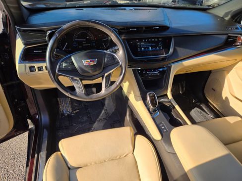 Used 2017 Cadillac XT5 Luxury image 42