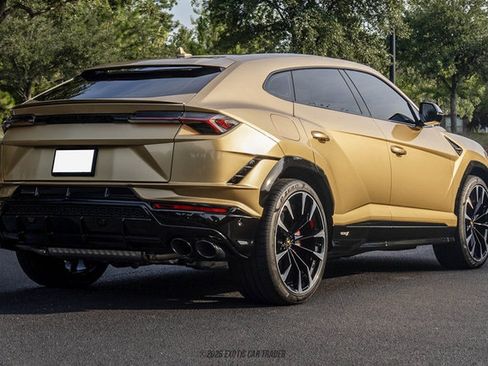 Used 2024 Lamborghini Urus S AWD/4WD image 8