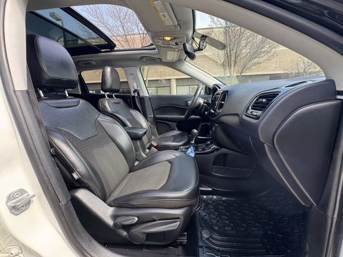 Used 2021 Jeep Compass Latitude w/ Sun and Sound Group image 18