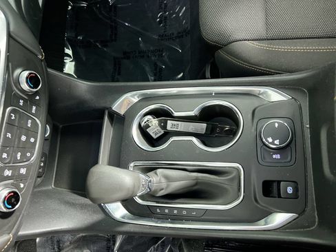 Used 2021 Chevrolet Traverse LT FWD image 22